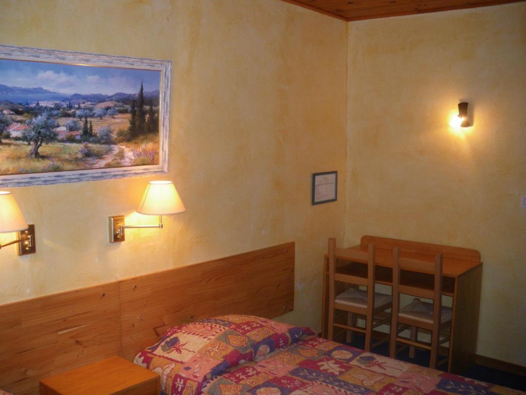 Hotel Saint Clair Saint-Étienne-les-Orgues Room photo